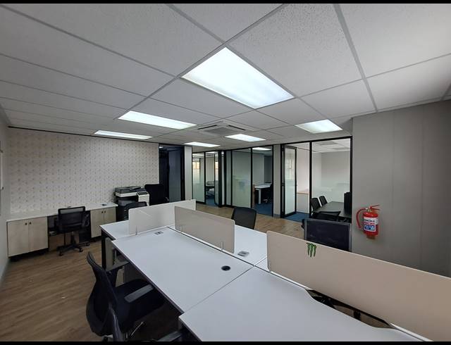 110M² OFFICE TO LET IN DUNKELD WEST